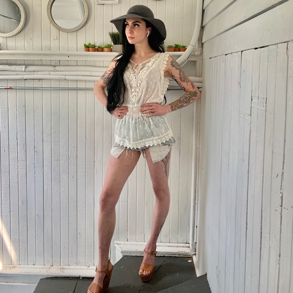 American Rag Tops - Sleeveless cream lace crochet top